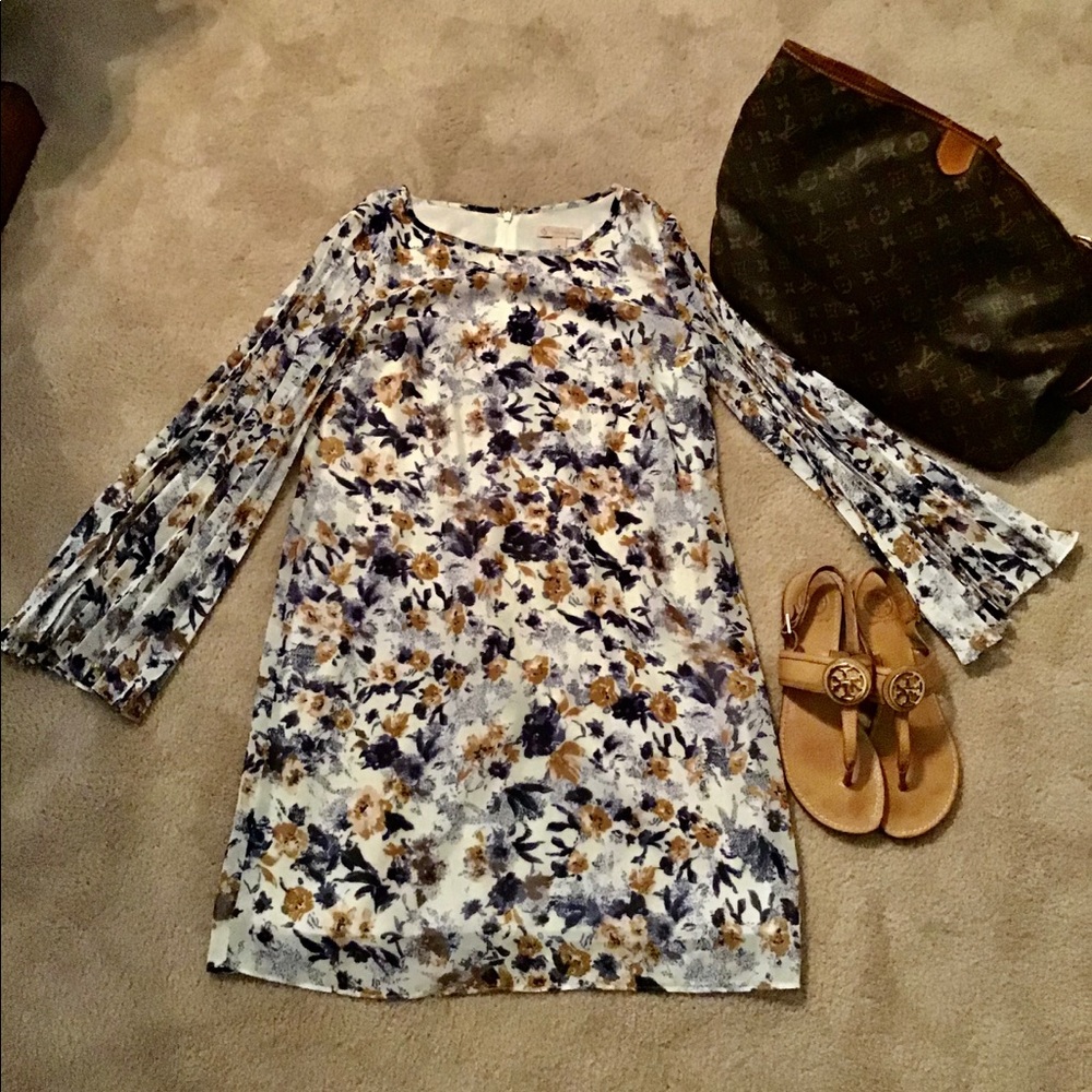 Dress - Picture 4 of 4